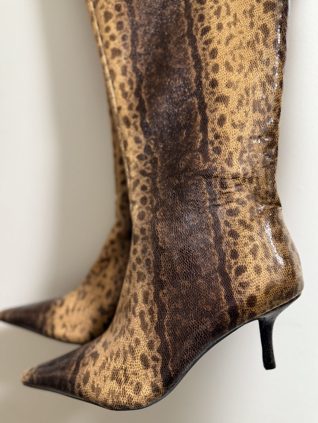 Pointed animal print Boots