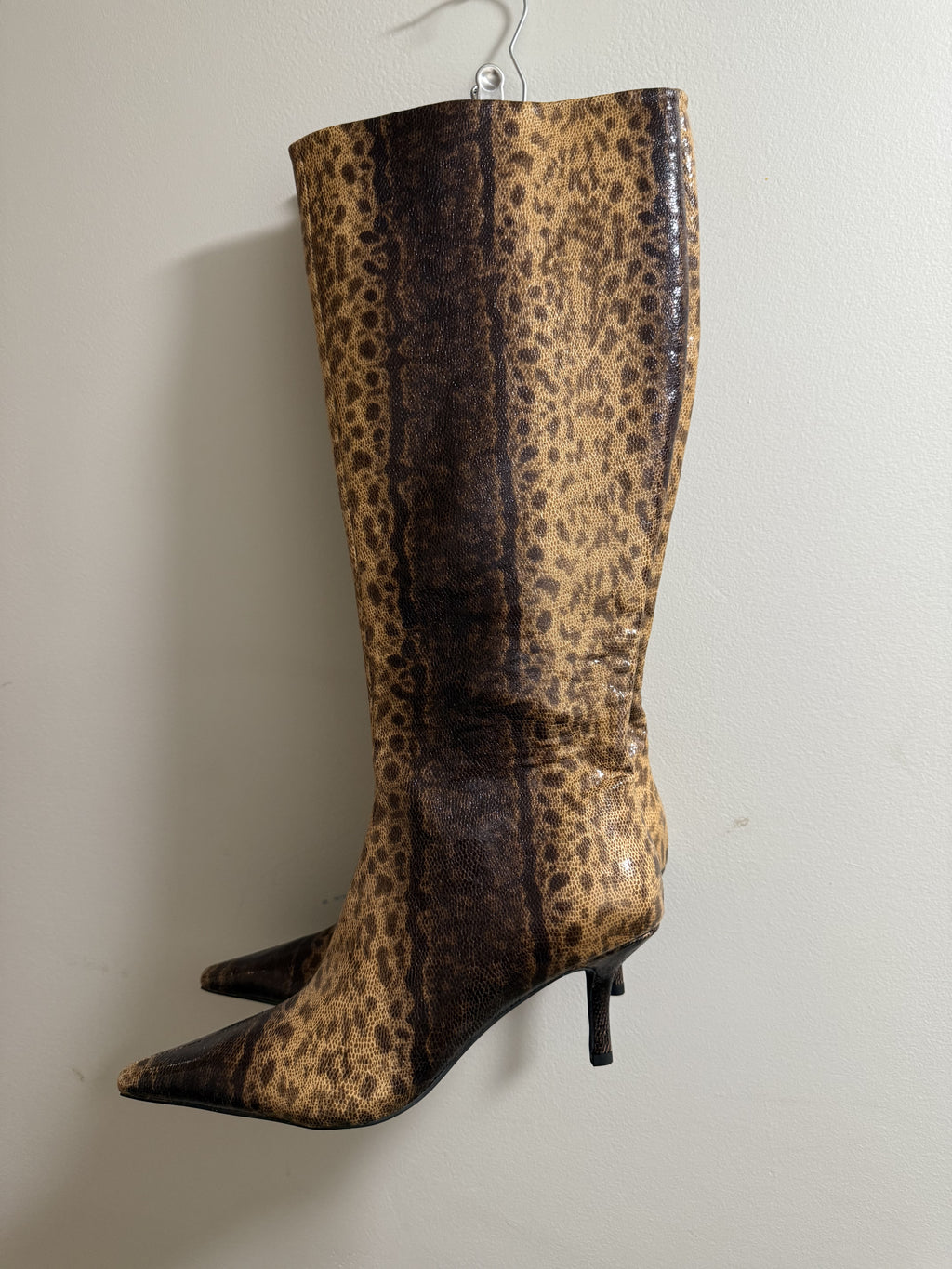Pointed animal print Boots