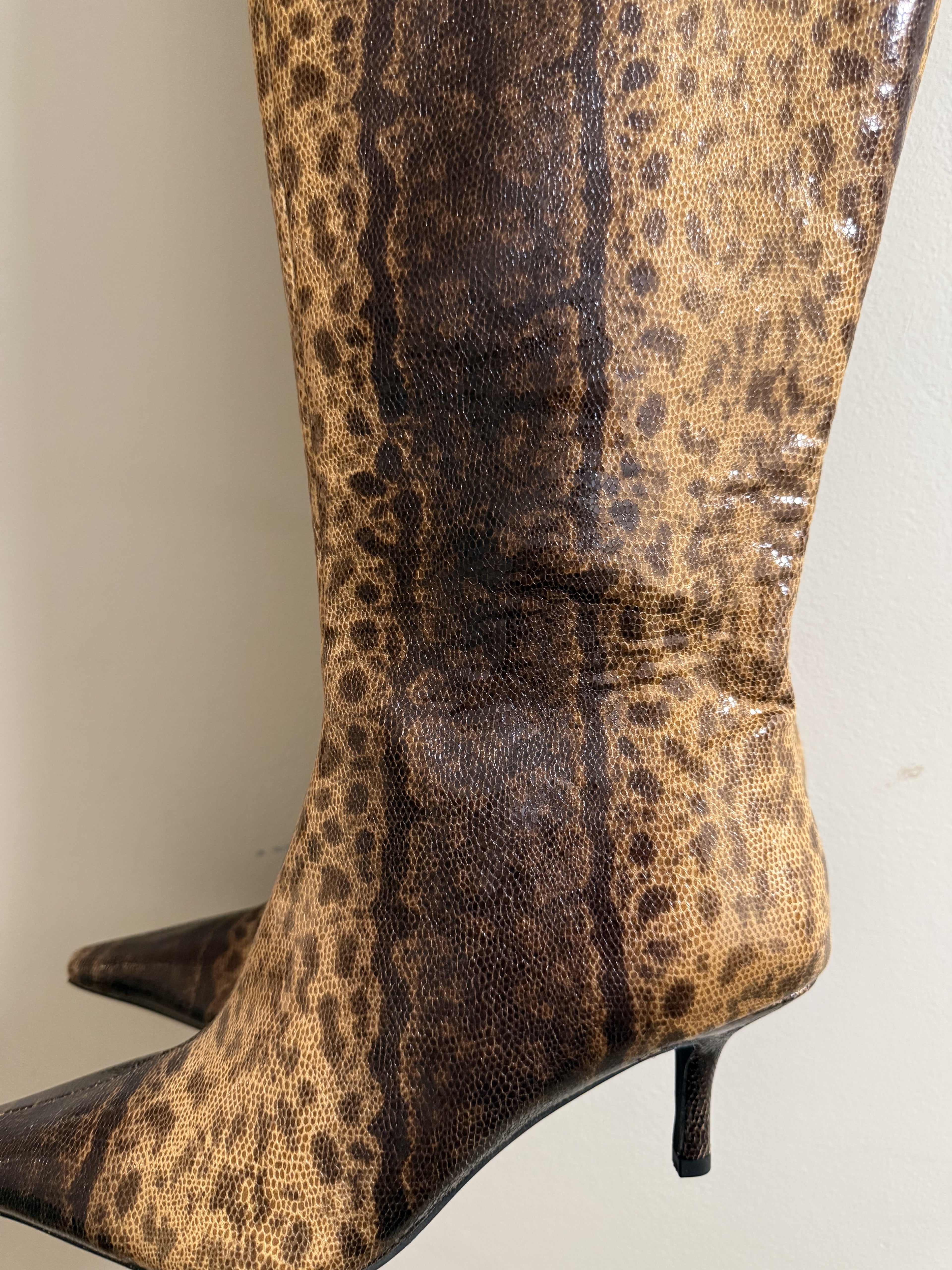 Pointed animal print Boots