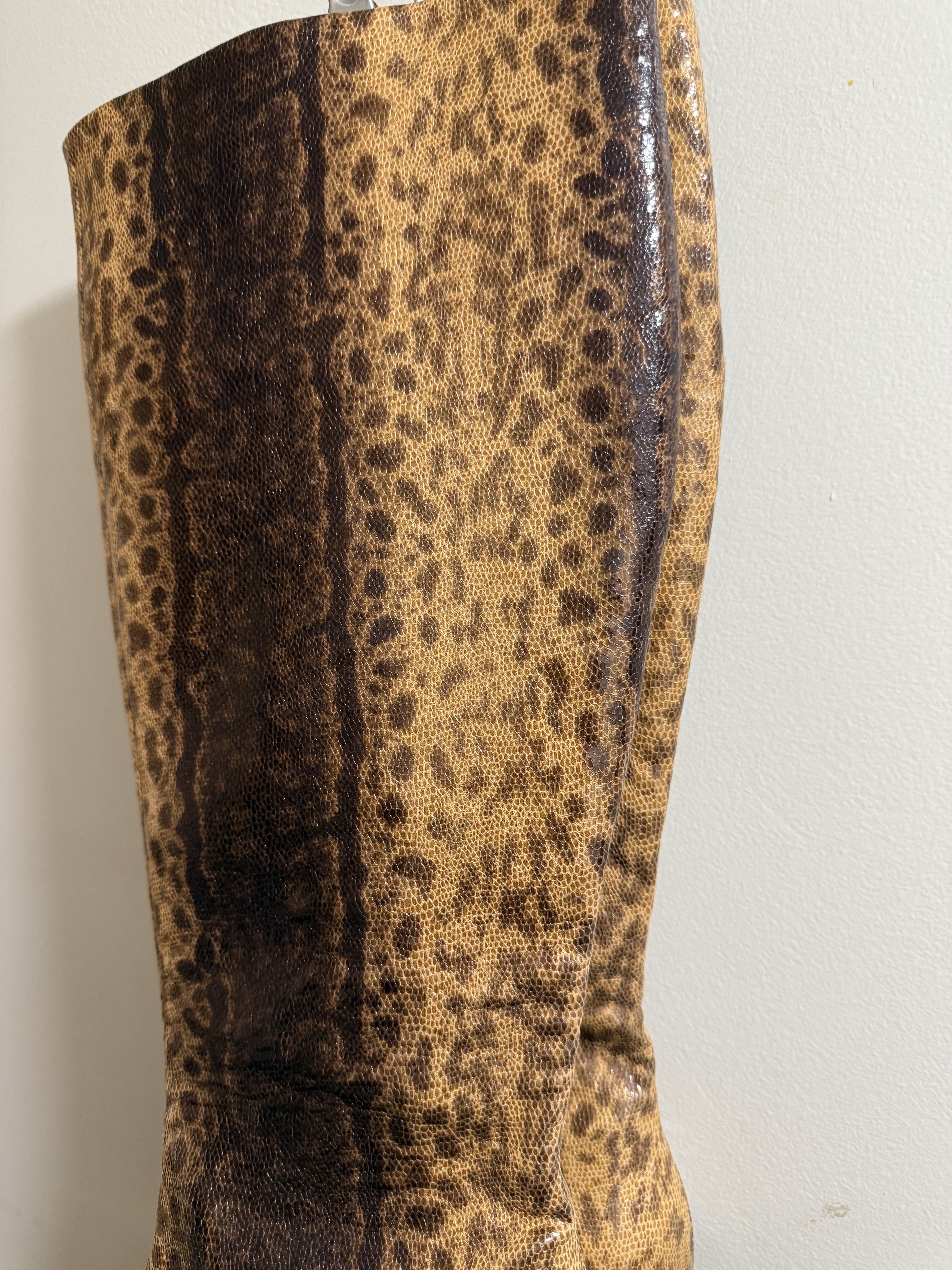 Pointed animal print Boots